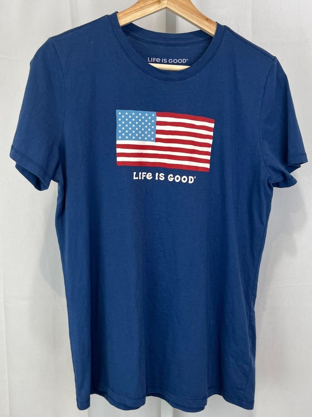 LIFE IS GOOD Size M Short Sleeve T Shirt Crew Neck American Flag USA Cotton Blue